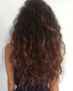 Curly Natural Curls, Wavy Perm, Colors Hair, Curly Bob Hairstyles, Hairstyles Curly, Short Hairstyle, Permed Hairstyles, Long Wavy Hair, Short Curly Hair