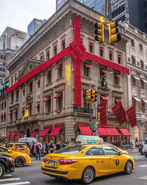 CHRISTMAS IN NEW YORK~ CARTIER BOUTIQUE~ Fifth Avenue  at E. 59th Street. Travel New York, Christmas Nyc, New York City Aesthetic, Visit New York City, Nyc Christmas, Manhattan Nyc, Visit New York, Dream City, Noel Christmas