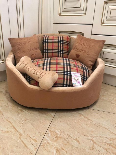 Brown Tartan, Personalized Dog Beds, Puppy Room, Pet Beds Cat, Designer Dog Beds, Frozen Dog, Diy Dog Bed, Dog Rooms, Dog Costumes