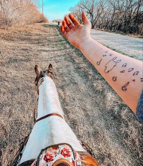 Memorial Horse Tattoo, Small Horse Tattoo, Horse Tattoo Design, Feminist Tattoo, Cowboy Tattoos, Flower Thigh Tattoos, Tribute Tattoos, Horse Memorial, Western Tattoos