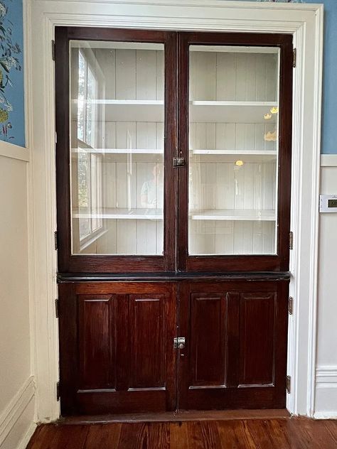 built-in china cabinet Recessed China Cabinet, Bookshelves Partition, China Cabinet Kitchen Cabinets, Built In Kitchen Hutch, Kitchen Cabinet With Glass Doors, Niche Cabinet, 1800s House, 1910 House, Inside Cabinet