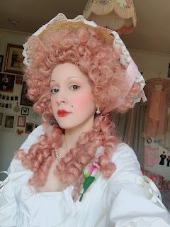 Rococo Wig Tutorial, Marie Antoinette Hair Tutorial, Hedgehog Hairstyle, 17th Century Hair, Marie Antoinette Film, 18th Century Makeup, Rococo Hair, Marie Antoinette Hair, 18th Century Hairstyles