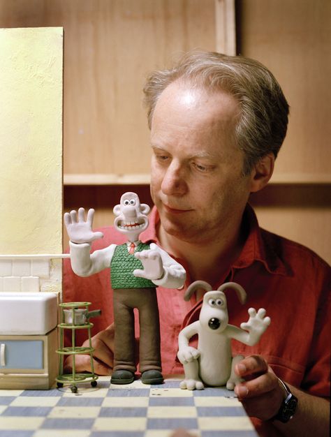 David Sproxton CBE born January 6 1954 is one of the cofounders together with Peter Lord of the Aardman Animations studio David graduated from Collingw Buzzfeed Movies, Nick Park, Clay Animation, Animation News, Early Man, Aardman Animations, Movie Animation, Wallace And Gromit, Animation Stop Motion