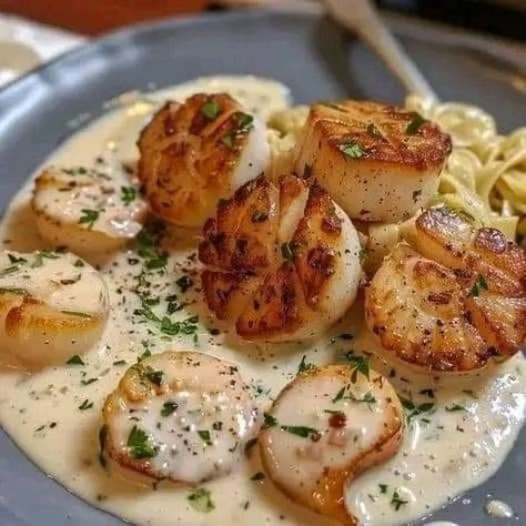 CHEF guy fieri 🥘 | 🥂🍤 Creamy Tuscan Garlic Scallops 🍤🥂 Recipes Tower, Garlic Scallops, Easy Scallop Recipes, Creamy Garlic Pasta, Seafood Dish Recipes, Seafood Entrees, Creamy Garlic Sauce, Shrimp Recipes For Dinner, Sea Scallops