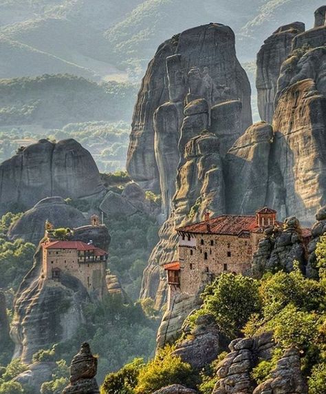 Meteora Greece, Visiting Greece, Sacred Places, Rock Formations, Greece Travel, Places Around The World, World Heritage Sites, Wonderful Places, Travel Around The World