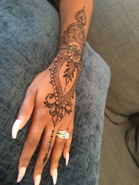 Sleeve Henna Tattoos For Women, Henna Design Tattoos For Women, Hindu Hand Tattoos For Women, Henna Tattoos For Women Hand, Mandala Flower Hand Tattoo, Indian Hand Tattoos For Women, Desi Tattoos For Women, Henna Style Hand Tattoo, Henna Hand And Arm