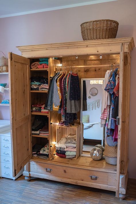 Cute Wardrobe Furniture, Diy Open Wardrobe, Armoire In Bedroom, Vintage Wardrobe Makeover, Vintage Wardrobe Closet, Armoire Closet, Teen Girl Room, Room Ideas Bedroom, Room Inspiration Bedroom