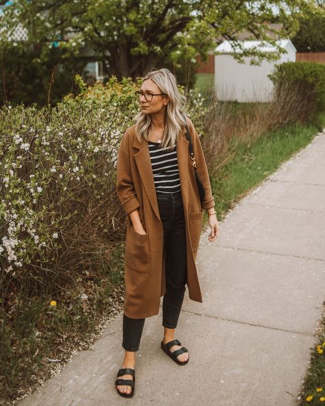 Birkenstock Blazer Outfit, Fall Outfits Women Trendy, Spring Cardigan Outfit 2024, Blazer Cardigan Outfit, Outdoorsy Professional Style, Artist Wardrobe Style, Jcrew Style Inspiration 2023, J Crew Style 2023, Cardigan Blazer Outfit