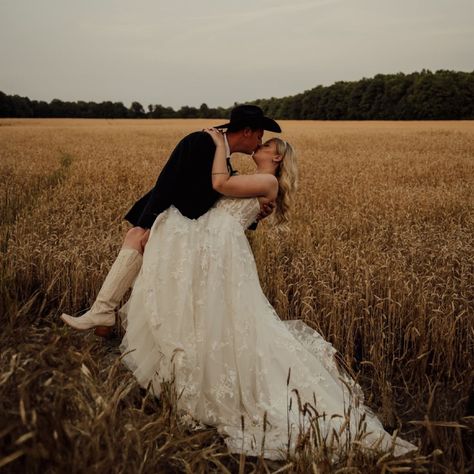 Cowboy hats and effortless curls for this beautiful bride!🌾
 
We are so grateful to have been a part of your special day!
 
Ready to book your bridal hair? Contact us today or visit our website now to get in touch. Link in bio. Cowboy Hat Bride, Effortless Curls, Dream Things, So Grateful, Cowboy Hat, Beautiful Bride, Bride And Groom, Bridal Hair, Special Day