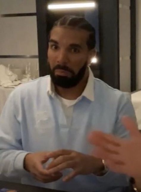 Drake Being Silly, Drake Alter Ego, Drake Confused Face, Drake Selfie Funny, Drake Reaction Pic, Drake Laughing, Drake And Girlfriend, Drake Silly, Drake Meme Face