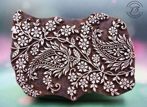 Fabric Stamping Diy, Block Printing Designs, Stamping Textiles, Wood Printing Blocks, Indian Tools, Wood Printing, Pottery Stamp, Soap Stamping, Wooden Printing Blocks