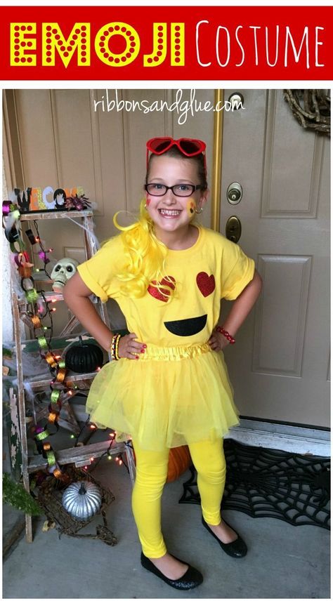 Emoji Costume Diy, Emoji Halloween Costume, Emoji Costume, Punny Halloween Costumes, Halloween School Treats, Halloween Costumes To Make, Emoji Birthday Party, Easy Halloween Costume, Yellow Costume