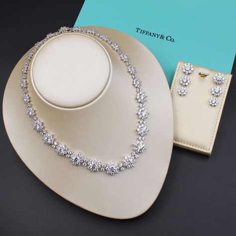 Jewelry Packaging Design, I Have Money, Tiffany And Co Necklace, Tiffany And Co Jewelry, Diamond Jewelry Set, Expensive Jewelry Luxury, Luxe Jewelry, Jewelry Luxury, Expensive Jewelry