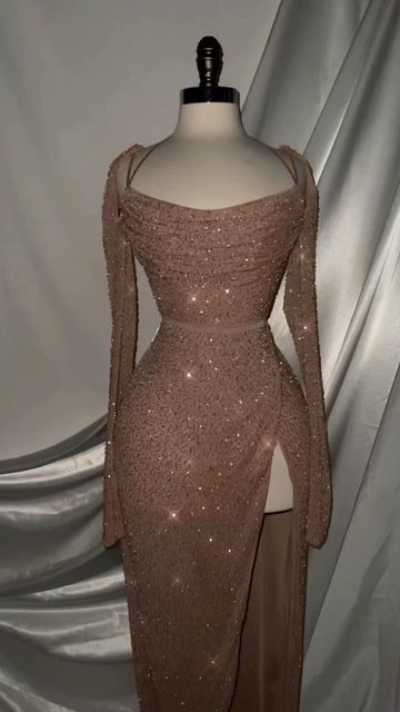 Pretty Prom Dresses Long, Dinner Dress Classy Elegant, Classic Outfits For Women, Dinner Gowns, Modest Dresses Fashion, Oh Polly Dresses, Dinner Dress Classy, Dresses Classy, Elegant Dresses Classy