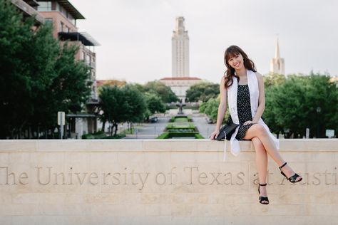 Ut Austin Senior Pictures, Ut Grad Pics, University Of Texas Graduation Pictures, 2024 Mentality, Ut Graduation Pictures, Ut Austin Graduation Pictures, Ut Austin Graduation, Austin Senior Pictures, Senior Pictures Graduation