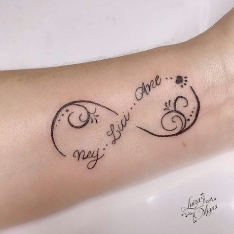 Tattoo Ideas On Wrist, Unique Tattoos Ideas, Kids Tattoo Ideas, Baby Tattoo Ideas, Quotes Tattoo Ideas, Family Heart Tattoos, Tattoo Ideas Quotes, Tattoo Ideas Arm, Best Friends Tattoo