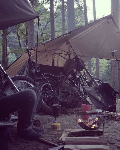 Motorcycle Tent, Camp Fires, Vintage Road Trip, Motorcycle Aesthetic, Motorcycle Camping, Motorcycle Travel, Music Events, Vintage Cafe, Easy Rider