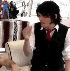 2013 Gerard Way, Mcr Banner Gif, Gerard Way Helena Music Video, Gerard And Frank Matching Icons, Gerard Way Reaction Pic, 2019 Gerard Way, Gerard Way Silly, Mcr Header, Frank Iero Pfp