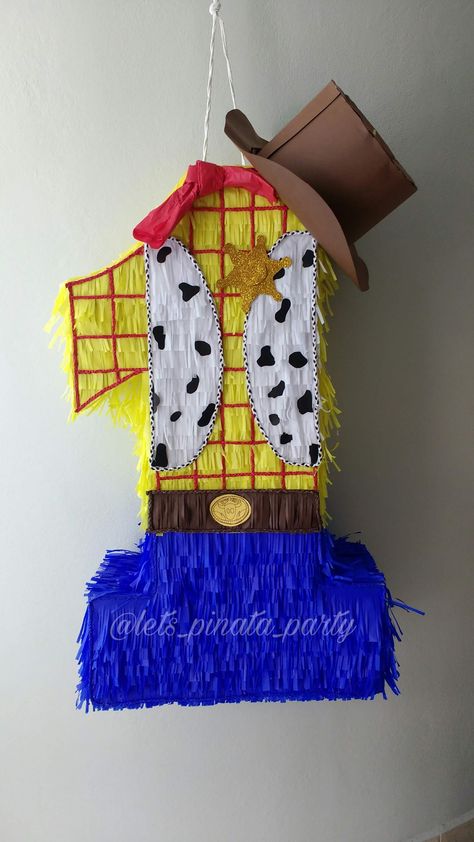 Piñata woody Woody Party, Woody Birthday, Toy Story Invitations, Toy Story Party Decorations, Piñata Ideas, Toy Story Theme, Toy Story Cakes, Diy Pinata, Toy Story Birthday Party