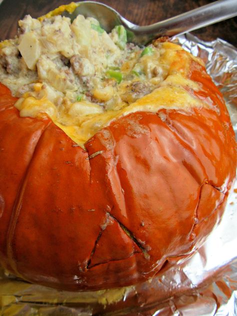 Pumpkin Pot Pie, Dinner In A Pumpkin, Slow Cooker Meal Prep, Pumpkin Casserole, Pumpkin Recipes Dinner, Stew Dinner, Pumpkin Stew, Pumpkin Dishes, Cooking Pumpkin