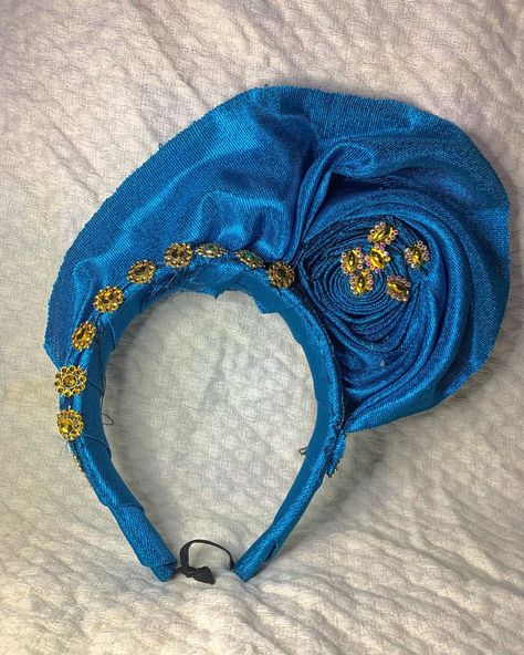 Happy Wednesday dear Queens👑 What are you buying from us today😍 Kindly place in your orders now, I’m available to take them😍 And by the way this Asooke headband is very much available for sale and rent😘 We deliver nationwide #alluredbytina #alluring #bespoke #alluredbytinabrides #asooke #asookevendor #asookeheadband #asookestyles #greenheadpiece #fashionstyle #fashionblogger #fypシ #viralpost #headweardesigner #womancrushwednesday #businesswoman Attention Seekers, African Accessories, Lace Gown Styles, Feather Fan, Aso Oke, Asoebi Styles, Alice Band, Cap Designs, Bella Naija Weddings