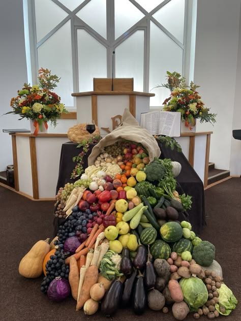 Vegetables Bouquet, Thanksgiving Church Decorations, Church Harvest Festival, Thanksgiving Arrangements, Church Stage Design Ideas Backdrops, Floral Chandelier Wedding, Thanksgiving Display, Vegetable Bouquet, Church Aisle