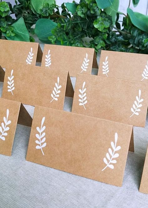 Dinner Table Name Tags Party Ideas, Name Tags On Table, Name Tags For Table, Name Tag Table, Table Name Tags, Simple Wedding Table Decorations, Kraft Paper Cards, Wedding Table Name, Table Labels