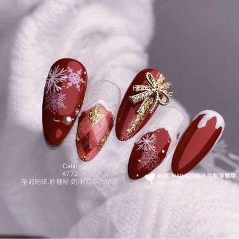 Japanese Christmas Nail Art, Asian Christmas Nails, Korean Nail Art Christmas, Clear Christmas Nails, Christmas Nails Korean, Nail Art Machine, Christmas Winter Nails, Nail Noel, Xmas Nail