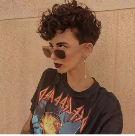 Mohawk Women, Short Curly Mohawk, Pixie Mohawk, Curly Mohawk Hairstyles, Short Pompadour, Mohawk Hairstyles For Women, Short Mohawk, Pompadour Haircut, Curly Mohawk