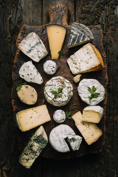 A French cheese board with cheeses from various regions of France. Gourmet Cheese Board, Camembert Aesthetic, Gourmet Aesthetic, Cheese Board Aesthetic, Cheese Pictures, Cheese Aesthetic, French Cheese Board, Cheese Photography, Cheese Festival