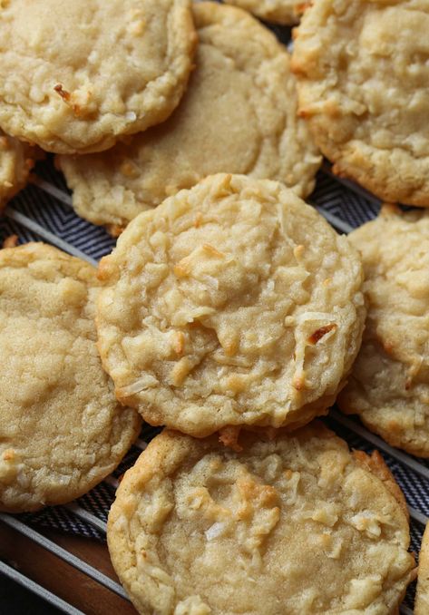 Low Sugar Cookies Recipes, Chewy Coconut Cookies, Coconut Macaroon Cookies, Group Recipes, Buttery Sugar Cookies, Coconut Cookies Recipes, Cookies And Cups, Coconut Macaroon, Coconut Macaroons Recipe