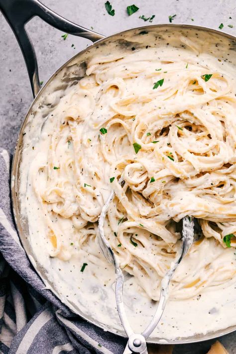 Garlic Alfredo Pasta, Asiago Pasta, Pasta And Sauce, Fettucini Alfredo, Alfredo Sauce Recipe Easy, Creamy Pasta Sauce, Pasta Alfredo, Recipe Critic, Homemade Alfredo