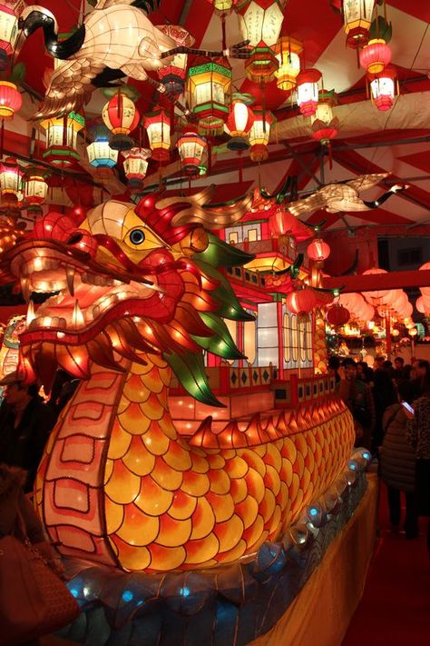 Nagasaki Lantern Festival Nagasaki Lantern Festival, Chinese Culture Art, 10 Year Plan, Dragon Glass, Asian Architecture, Lantern Festival, Fun Fair, Red Lantern, Japanese Geisha