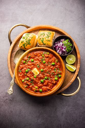 Indian Food Photos, Pav Bhaji Photography, Famous Street Food, Indian Fast Food, Food References, Indian Food Photography, Butter Masala, Pav Bhaji Masala, Photography Composition