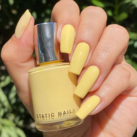 Yellow Nails with Summer Design - Inspired Beauty Pastel Yellow Nails Design Summer Colors, Yellow Natural Nails, Yellow Painted Nails, Yellow Nail, Sunshine Yellow Nails, Yellow Summer Nails, Different Shades Of Yellow Nails, Summer Manicure Designs, Yellow Nails Summer 2024