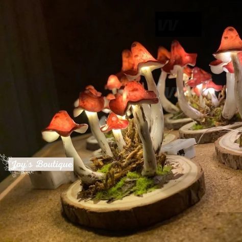 Mushroom Night Lamp, Cottagecore Nursery Fairy, Cottagecore Cubicle, Mushroom Lights Diy, Diy Mushroom Decor, Lamp Cottagecore, Mushroom Centerpiece, Lawn Garden Ideas, Goblincore Room Decor