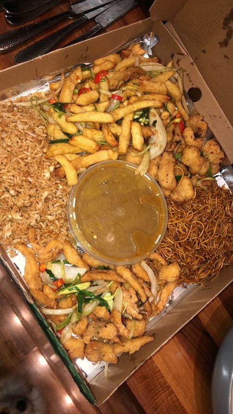 Food Savory, Chinese Takeaway, Fav Food, Sleepover Food, Food Recepie, Food Goals, Food Stuff, Food Obsession, Asian Food