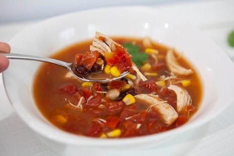 Weight Watchers Taco Soup - Zero Point WW Soup Recipe The Holy Mess Zero Point Taco Soup, Weight Watchers Taco Soup, White Turkey Chili Recipe, Ww Soup, Soup Recipe Healthy, Easy Soup Recipes Healthy, Sheet Pan Meals Chicken, Easy Taco Soup, Weight Watchers Meal Plans