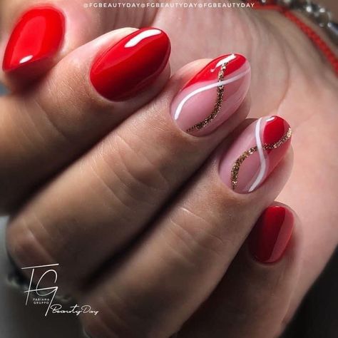 Short Red Almond Nails Designs, Red Nails With Simple Design, Gel Red Nails Ideas, Red Nails Acrylic Summer, Short Almond Red Nails Design, Red Gel Nails Short Design, Red Short Acrylics, Red Nail Styles, Red Gel Nails Ideas