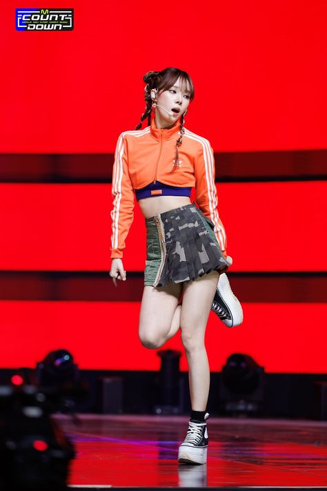 Aespa Spicy Outfit, Aespa Spicy, Korean Winter, Cold Girl, Aespa Winter, Kim Min, We Fall In Love, Kpop Outfits, Stage Outfits