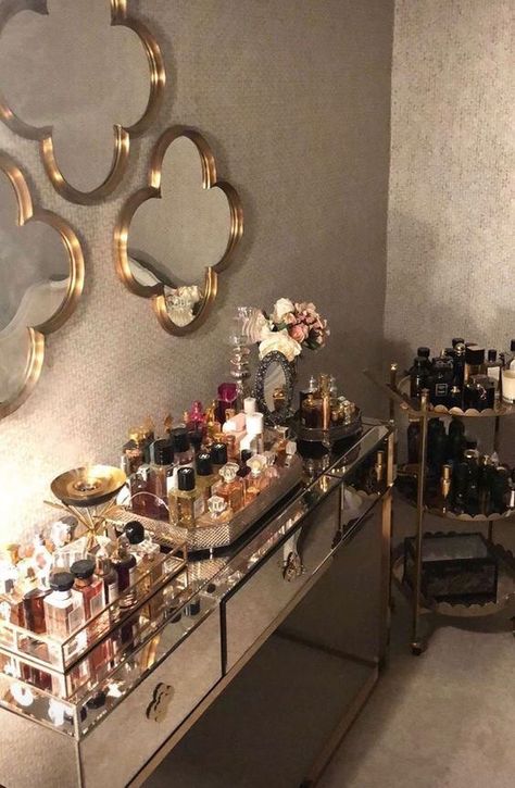 Makeup Room Decor, New Home Decor, Glam Room, Vanity Decor, Makeup Room, Beauty Room, Decorating Blogs, Perfume Collection, My New Room