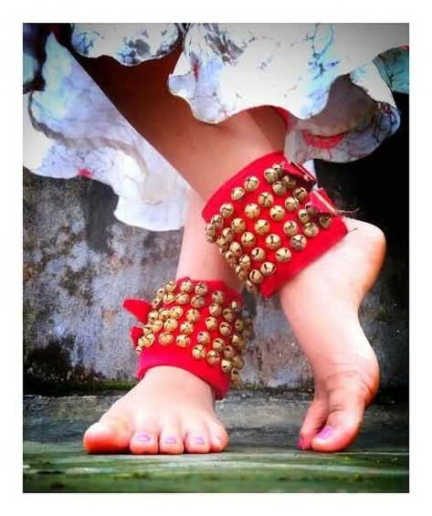 Bharathanatyam Dance, Bharatanatyam Dancer, Indian Classical Dancer, Punjabi Traditional Jewellery, Kathak Dance, Dance Of India, Dancer Photography, Indian Classical Dance, Girl Drawing Sketches