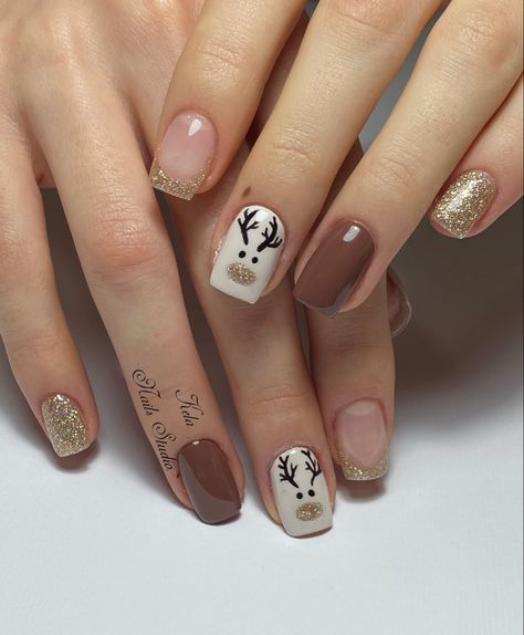 #nailschristmas #nailsdesign #nailsoftheday Christmas Deer Nails, Rain Deer Nails, Deer Nails, Ideas Uñas, Sweater Nails, Thanksgiving Nails, Nail Studio, Christmas Deer, Toe Nails