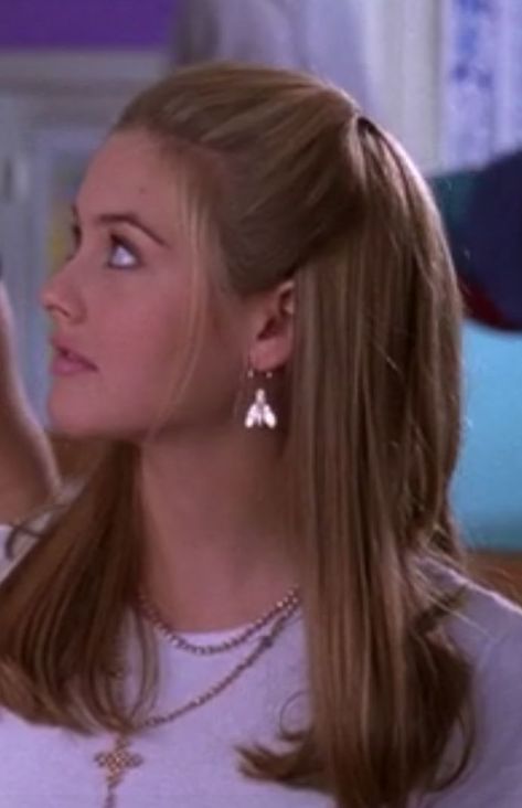 Cher Clueless Hair, Cher Horowitz Hair, 2000s Hairstyles, 90s Makeup Look, Cher Clueless, 2000s Girl, Pretty Makeup Looks, Dirty Blonde Hair, Dirty Blonde