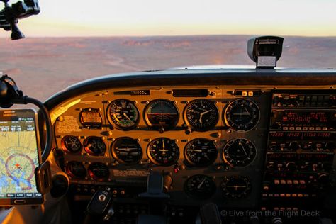 Cessna Cockpit, Pilot Life, Aviation Careers, B 52 Stratofortress, Among The Clouds, Funny Pilot, Aviation Training, Angle Of Attack, Cessna 172