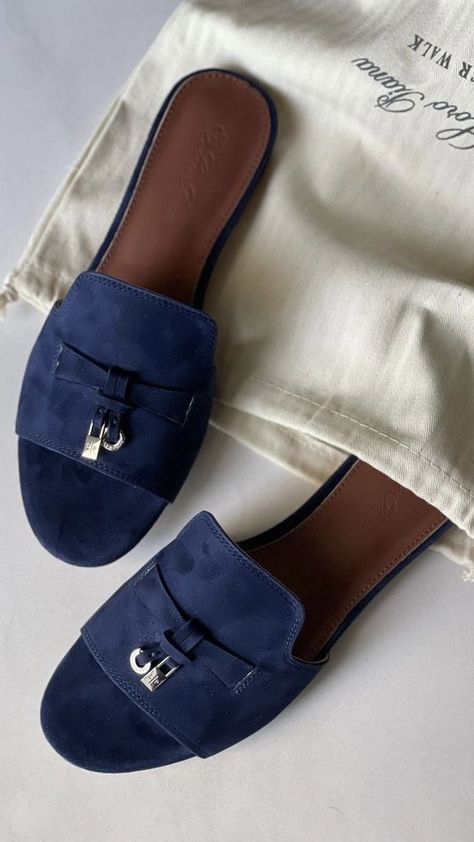 Loro Piana Women, Luxury Fashion Brands, Navy Girl, Comfortable Life, Luxury Shoes Women, Italian Fashion Brands, Shoes Heels Classy, Cashmere Outfits, Italian Luxury Brands