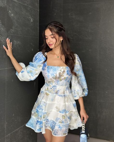 Fitted Dress Classy, Short Frocks For Women, Embellished Wedding Dress, Easy Photography Ideas, Dresses Western, Anushka Sen, Celebrity Casual Outfits, Beautiful Casual Dresses, Cute Short Dresses