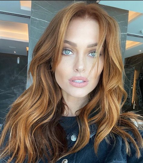 Caroline Receveur Hair, Copper Blonde Hair, Strawberry Blonde Hair Color, Red Hair Inspo, Ginger Hair Color, Hair Color Auburn, Strawberry Blonde Hair, Ombré Hair, Hair Affair