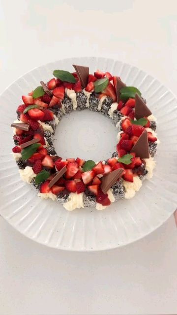 Sydneyfoodblogger🧿 on Instagram: "🎄✨ Indulging in the festive spirit with my homemade Christmas wreath dessert! 🍓🍫 Lamington fingers, heavenly cream, and a sprinkle of joy. 🌿 Bringing sweetness to the season! #ChristmasDelights #HomemadeJoy #SweetSeason #FestiveTreats #dessertmagic #itsbeginingtolookalotlikechristmas #ilovechristmas" Lamington Christmas Wreath, Wreath Dessert Christmas, Lamington Wreath, Christmas Wreath Dessert, Wreath Dessert, Food Wreath, Bug Cupcakes, Christmas Hosting, Homemade Christmas Wreaths