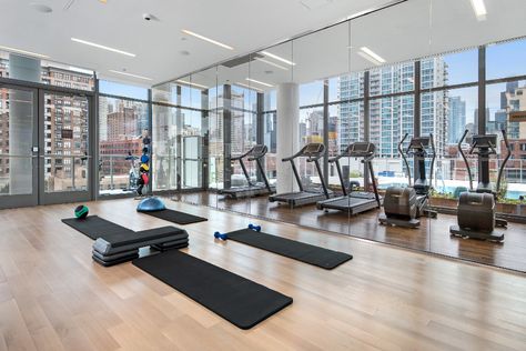 Apartment Building Interior, Building Interior Design, Apartment Gym, Chicago Luxury, Luxury Apartment Building, Building Interior, Apartment Aesthetic, Luxury Apartment, Gym Decor